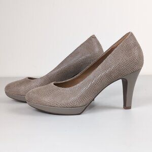 Clarks Delsie Bliss Heels Brown Nubuck Almond Toe Cone Heel Cushioned Wide Shoes